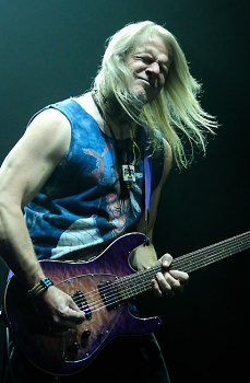 Steve Morse, foto: Jaromír Zajíček - FotoZajda.cz