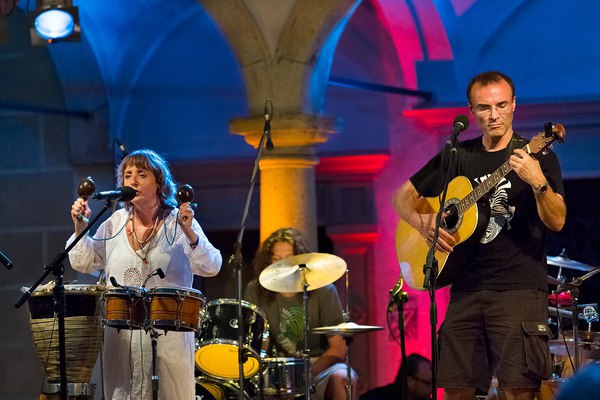 Benefiční koncert Báry Hrzánové a skupiny Condurango