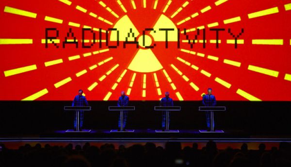 Legendární Kraftwerk vystoupí ve Forum Karlín